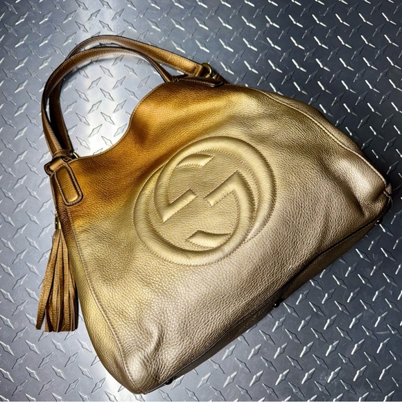 Gucci Ombré Pebbled Medium SoHo Logo Hobo in Metallic Gold - Picture 2 of 9